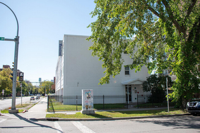 Building Photo - Central Beltline Apartments