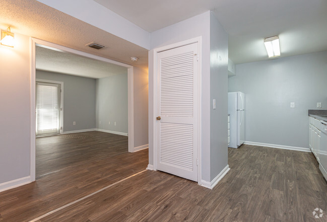 1BR, 1BA - 1,000 SF - Wildwood Apartments