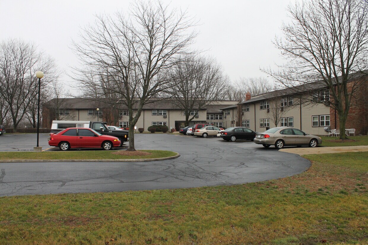 450 Lincoln Dr Unit 119, Twin Lakes, WI 53181 Apartments in Twin