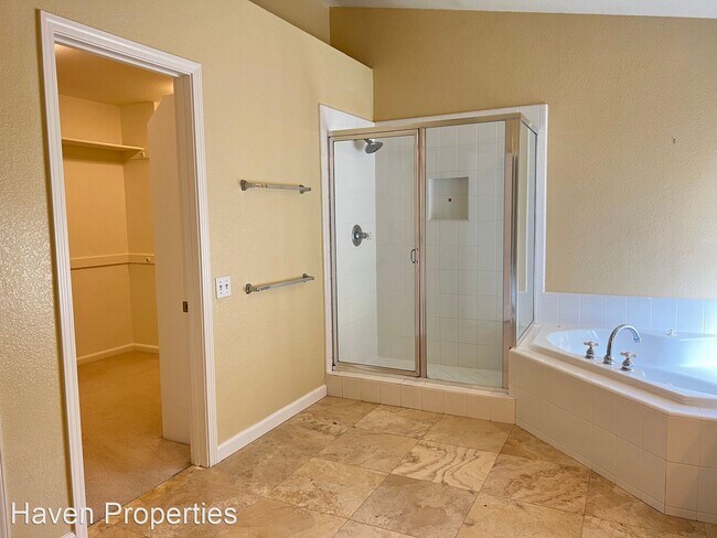 Building Photo - 5 br, 3 bath House - 9307 Swan Lake Drive