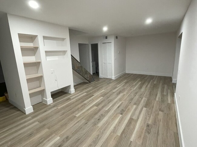 Building Photo - 6445 SW 116th Pl