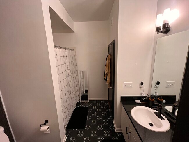 Building Photo - 5300 Peachtree Rd