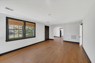 Building Photo - 2720 Bobby Ave