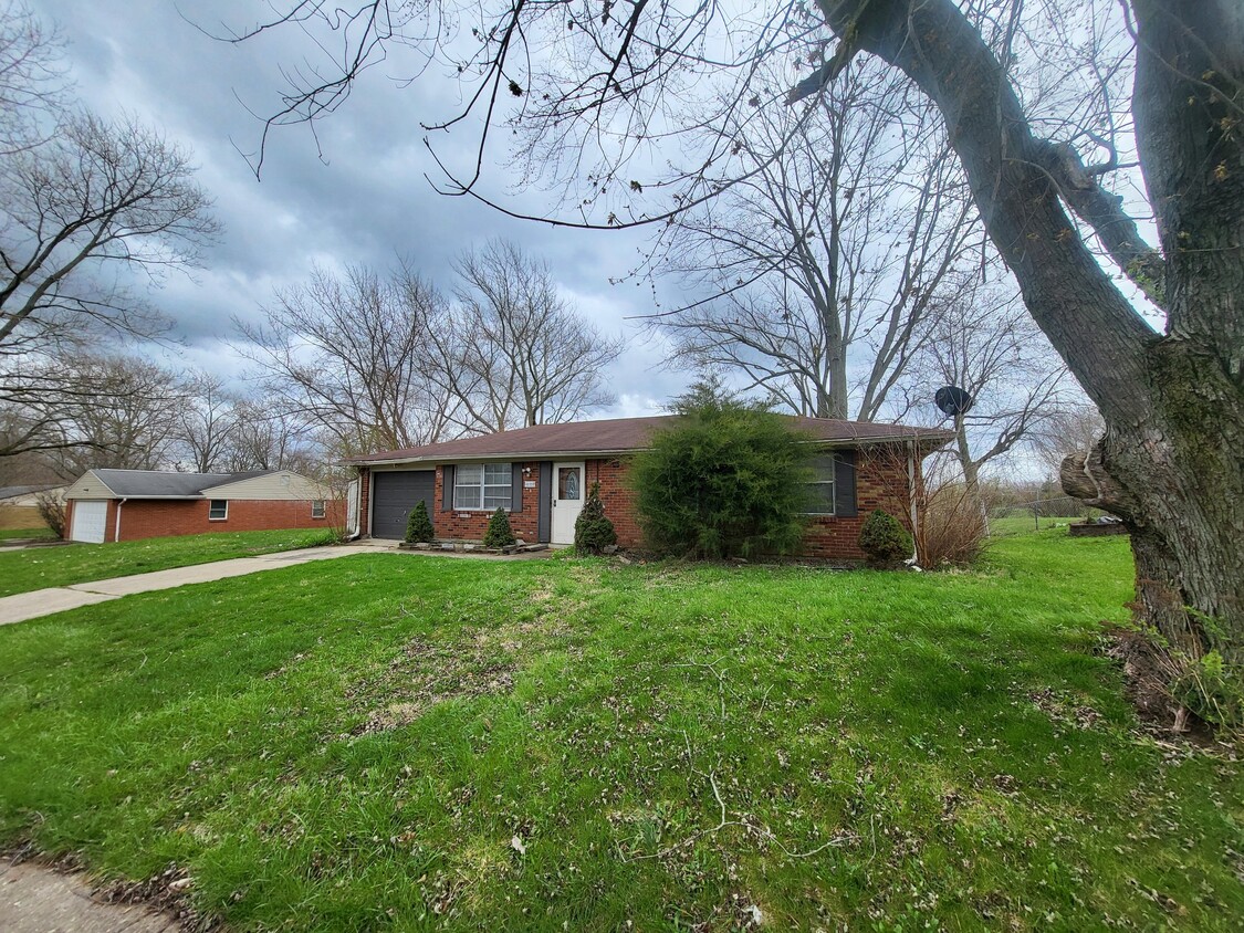 Primary Photo - 10359 Chris Dr
