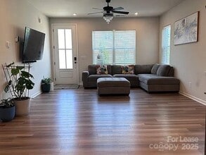 Building Photo - 5845 Wentwood Ct