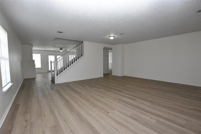 Foto del edificio - 17701 Dansworth Dr