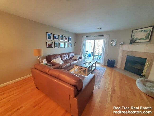 Photo - 1400 Lagrange St Apartment