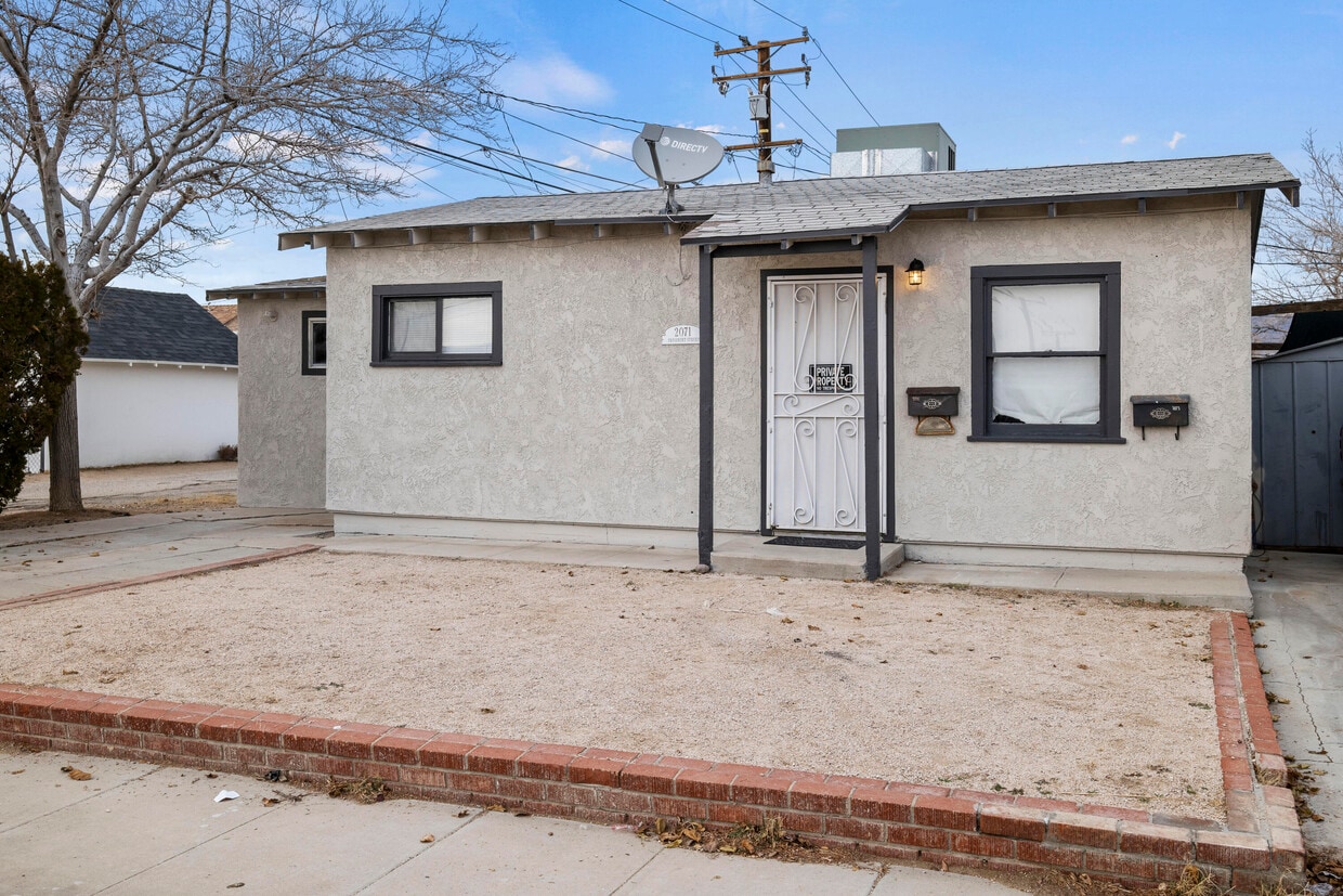2071 Panamint St, Mojave, CA 93501 House Rental in Mojave, CA