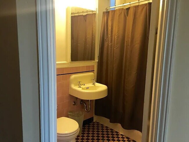 Foto del edificio - "Charming 1-Bedroom Oasis in Prime San Francisco Location!"