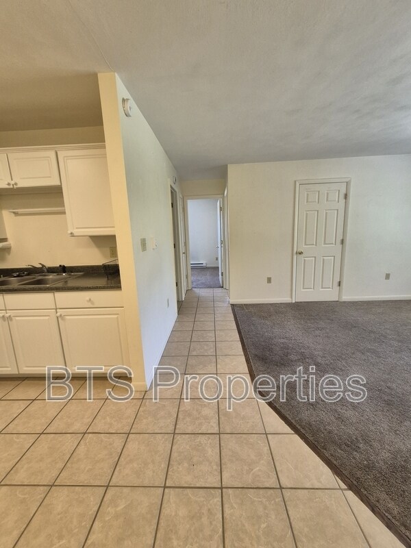 Building Photo - 5917 W Plank Rd