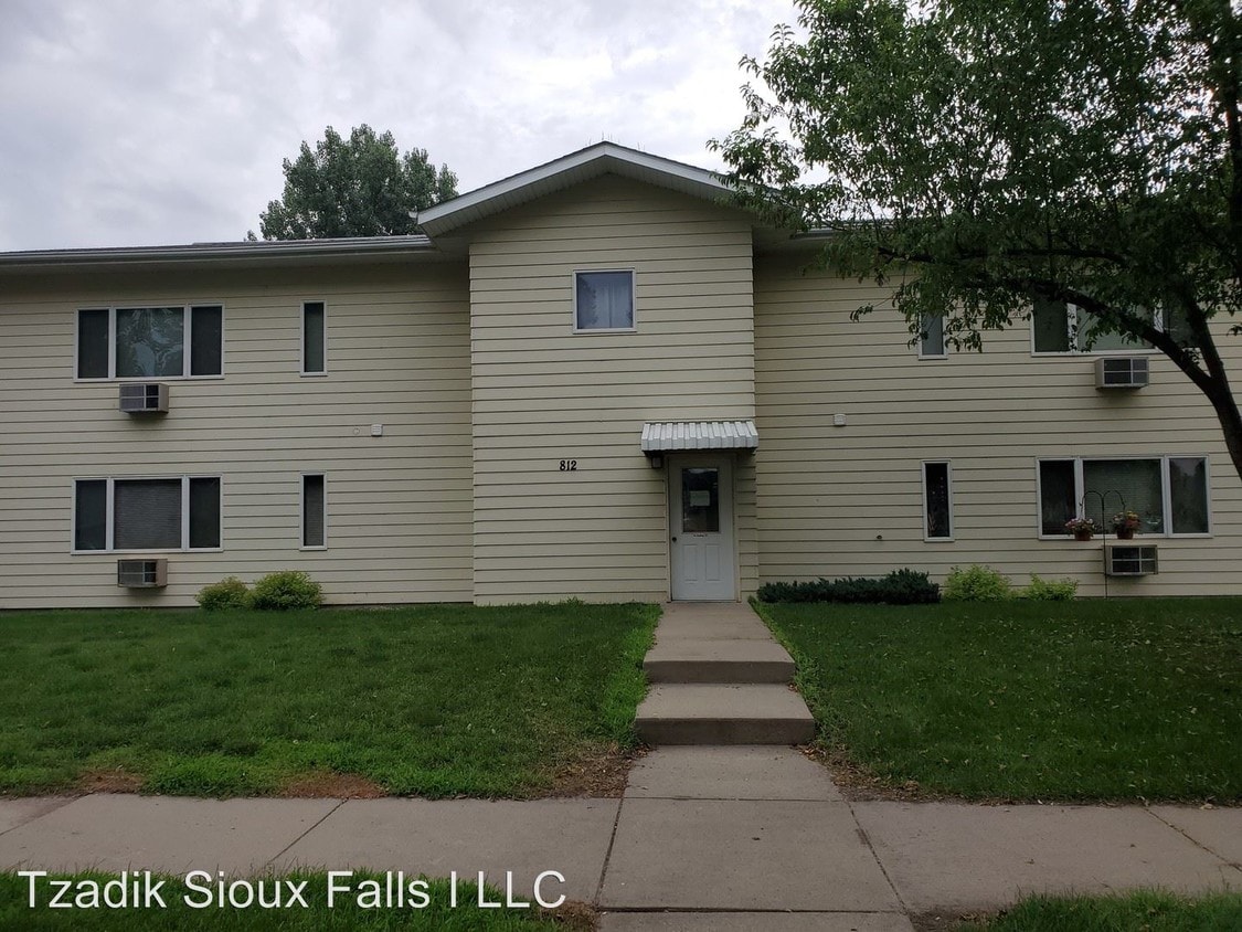 Primary Photo - 800-812 S Sherman Ave