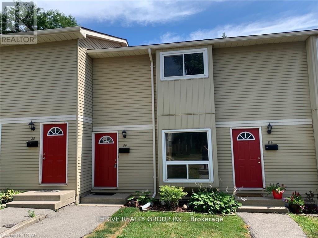 Photo principale - 70 Fiddlers Green Rd