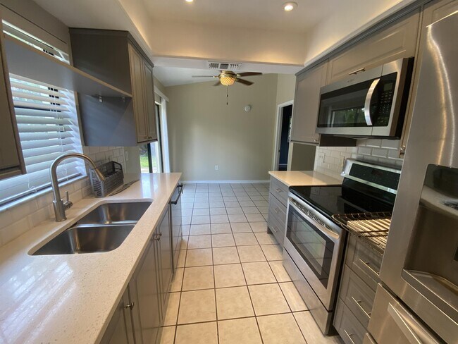 Building Photo - 4300 Trout Dr SE