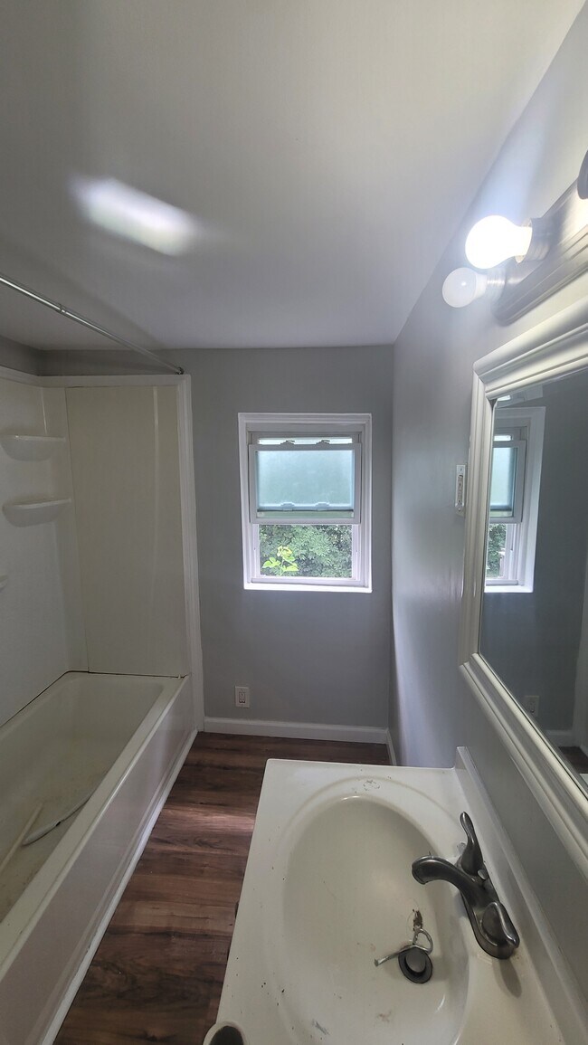 Foto del edificio - 2529 Watkins St