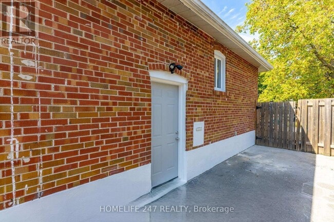 Building Photo - 12 Kells Ave