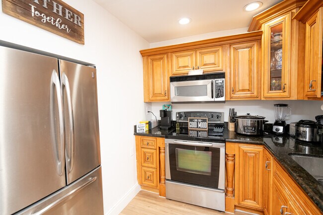Building Photo - 8120 SW 103rd Ave