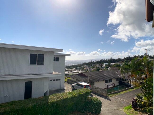 Building Photo - 1904 Alewa Dr