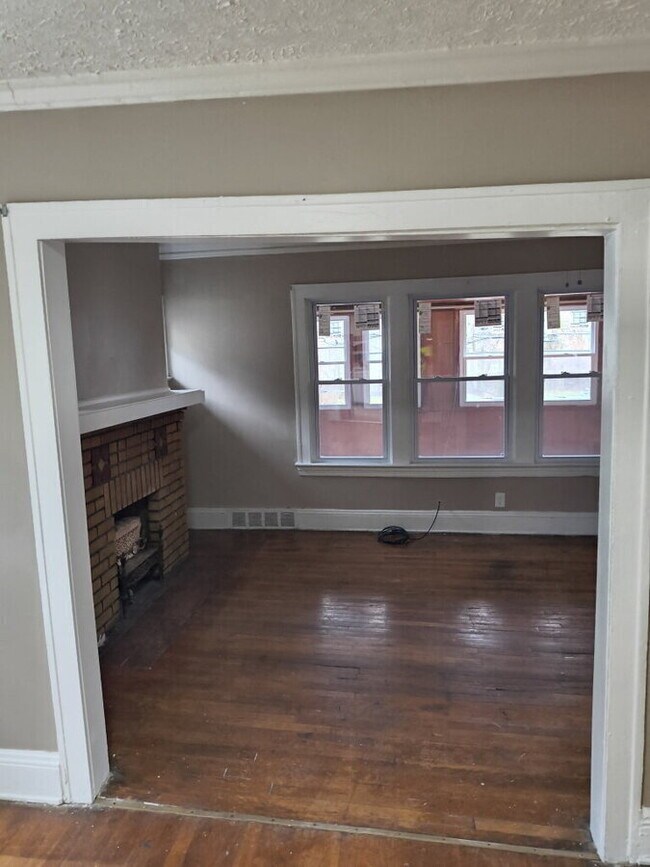 Foto del edificio - 3658 E 143rd St