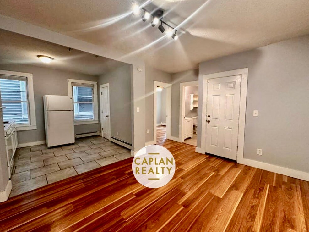 Foto principal - 535 East St