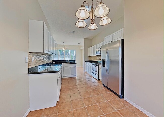 Building Photo - 10697 SW 20th Ct