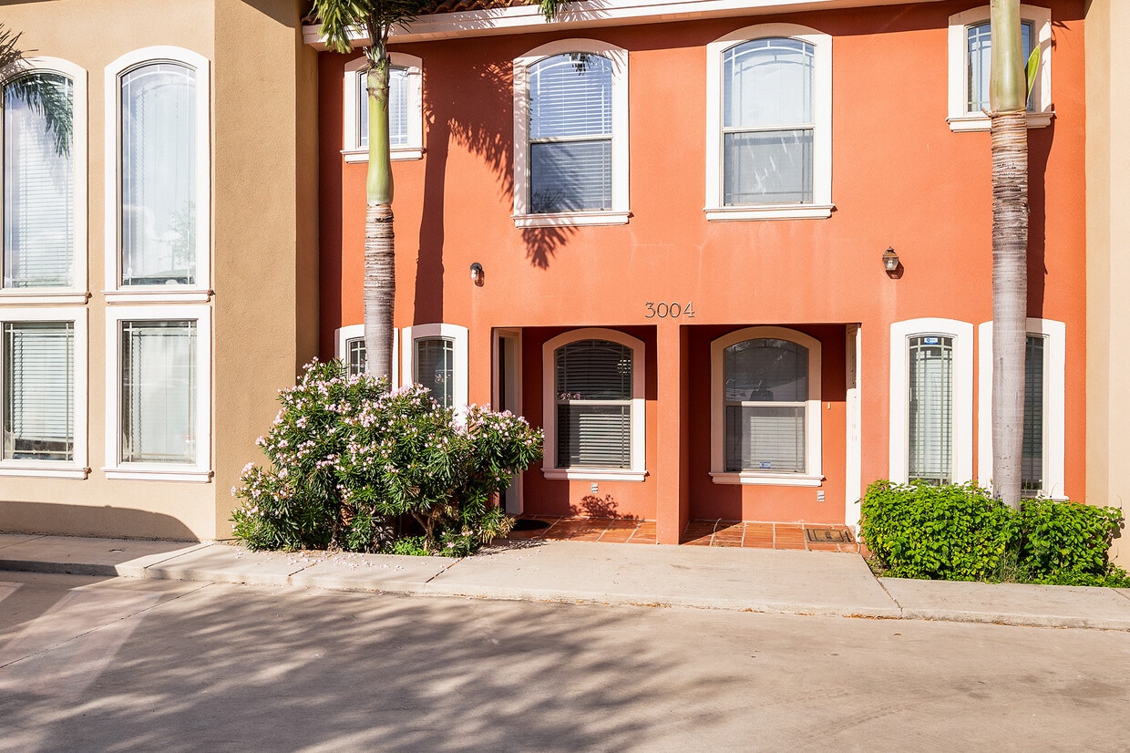 Primary Photo - 3004 S M St