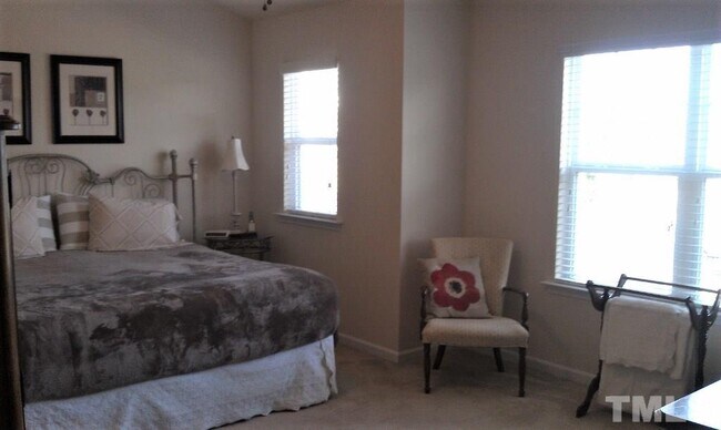 Foto del edificio - 341 Hammond Oak Ln