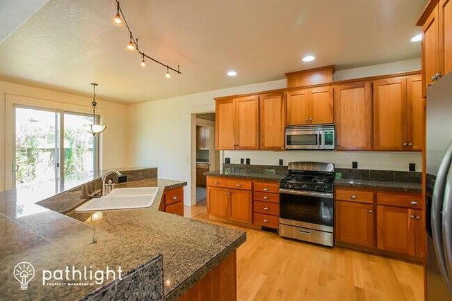 Foto del edificio - 2429 NW Zinfandel Loop, McMinnville, OR, 9...