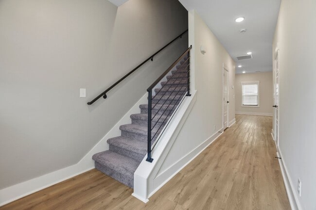 Building Photo - Three Bedroom in Sango!