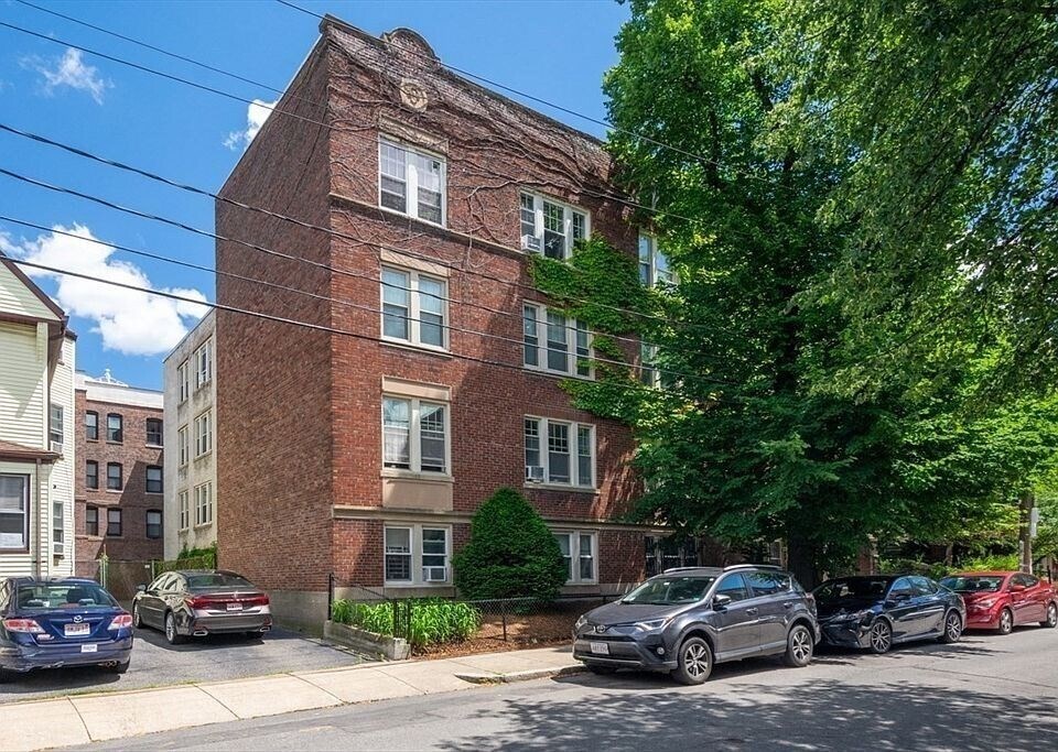 Primary Photo - 97 Chester St
