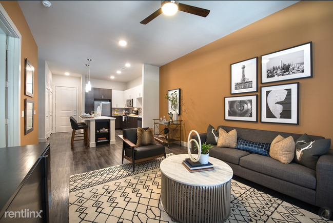 Building Photo - 1 br, 1 bath Flat - 13350 Dallas Pkwy 619