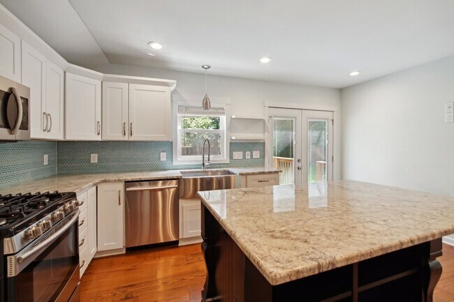 Foto del edificio - 4 Bedroom Single Family in Raleigh