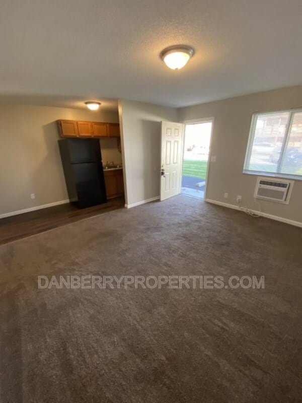 Building Photo - 319 Frazer St