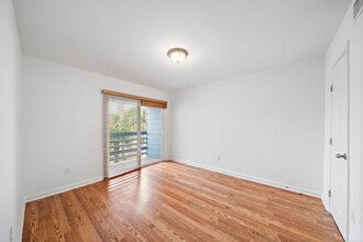 Building Photo - 100 Market St