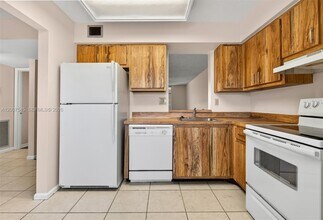 Building Photo - 357 N Rock Island Rd