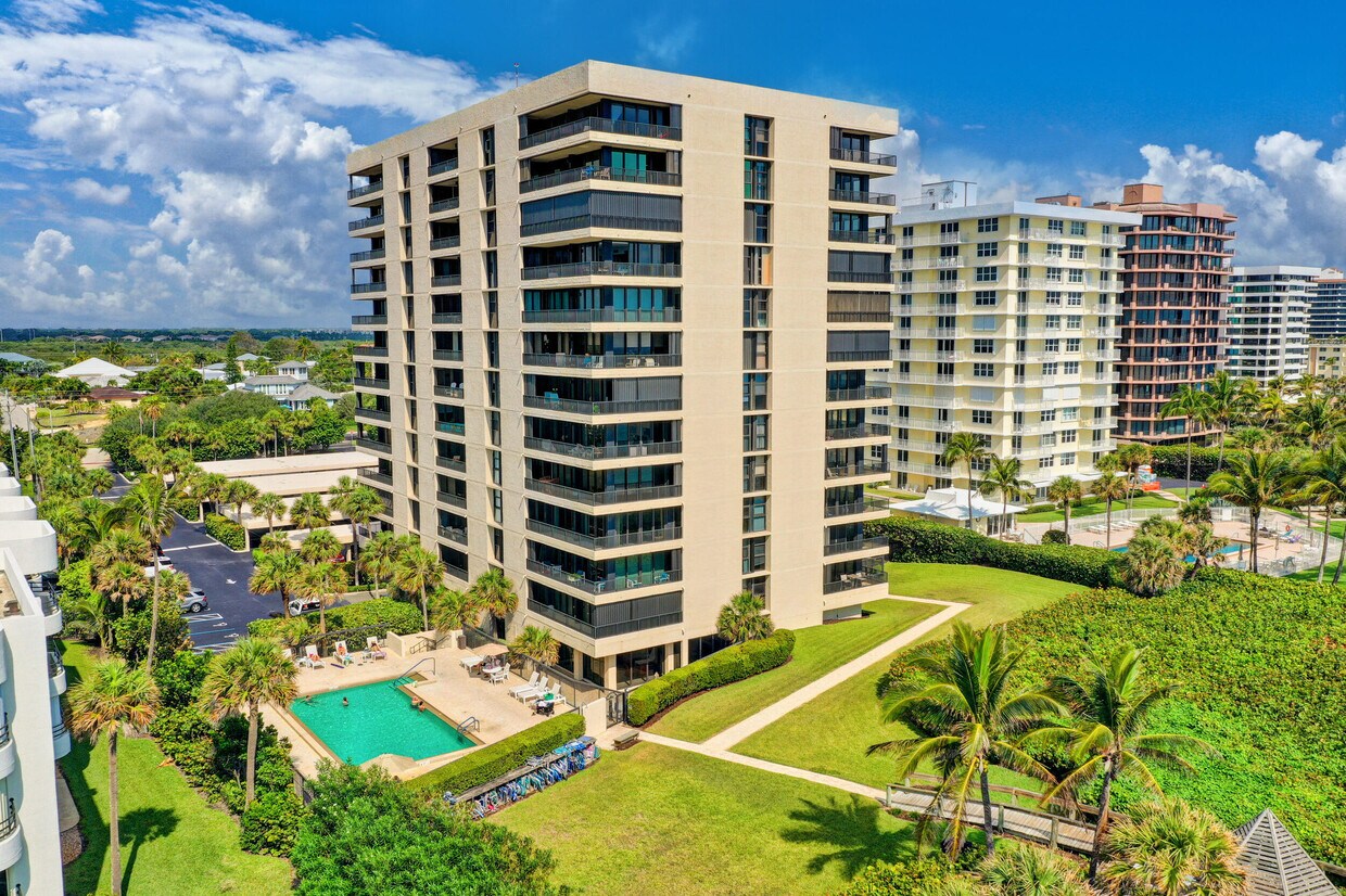 Primary Photo - 450 Ocean Dr