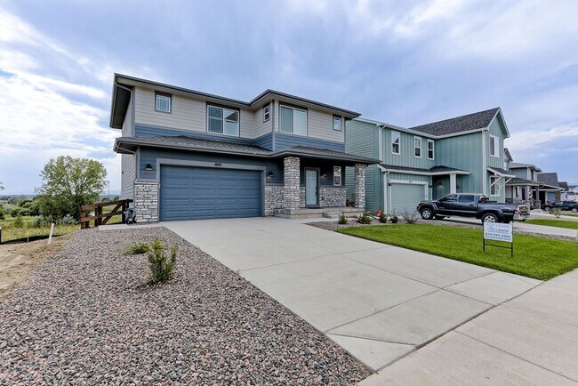 Building Photo - 3 Bedroom 3 1/2 Bath with amazing views
