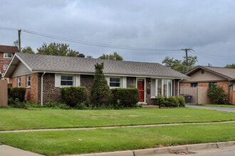 Building Photo - 7119 Stanford Dr