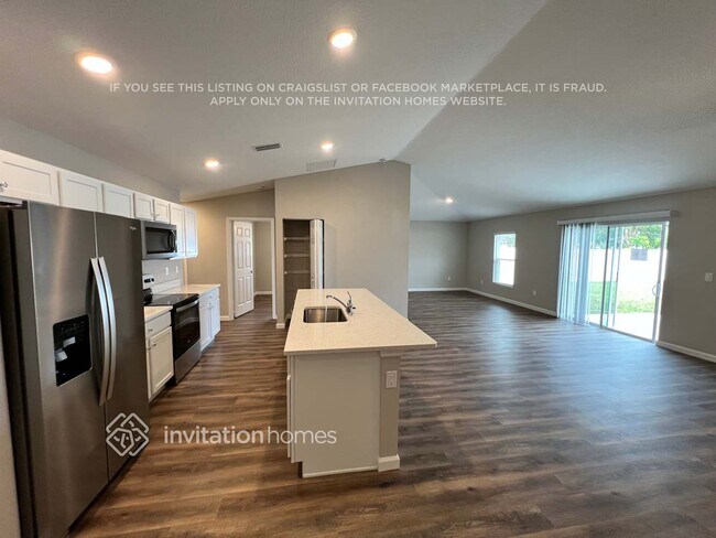 Building Photo - 2257 SW Frisco Terrace