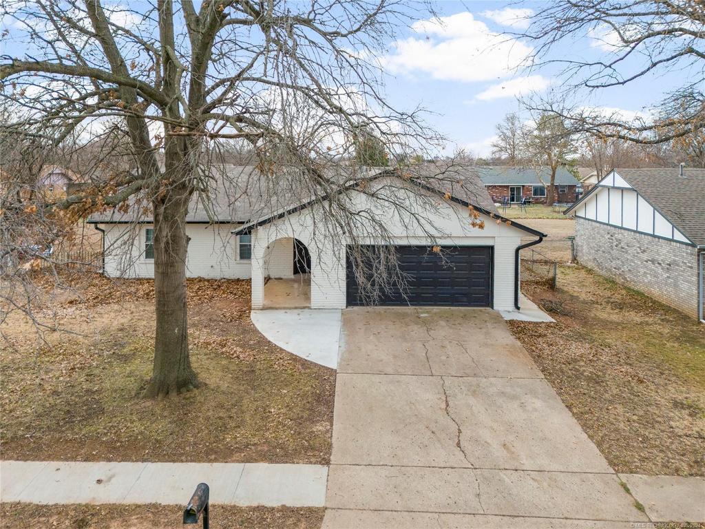 417 W Birmingham St, Broken Arrow, OK 74011 House Rental in Broken