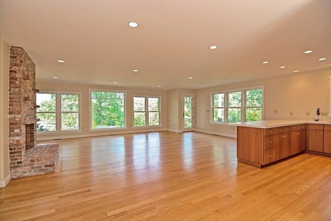 Building Photo - 555 Hugh Cargill Rd