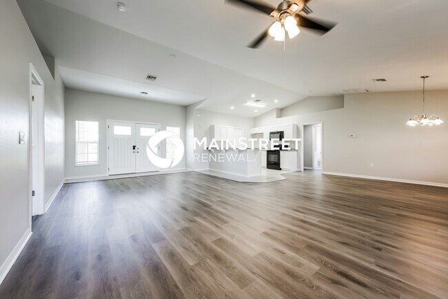 Foto del edificio - 3 Bedroom Pet-Friendly Home in Cape Coral,...