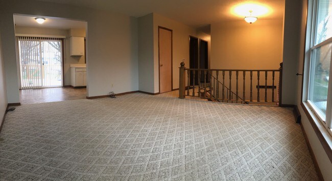 Foto del edificio - 1015 Calumett Dr