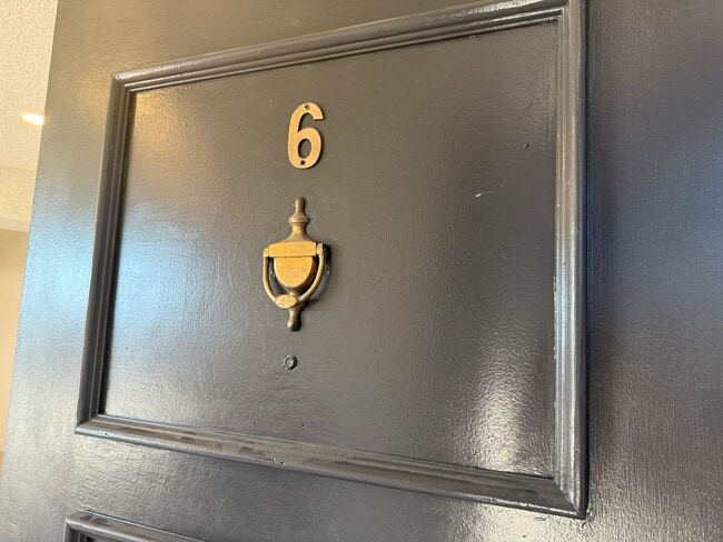 Building Photo - 1444 Centinela Ave