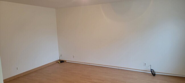 Building Photo - Cozy 3 bedroom 2 bath Home