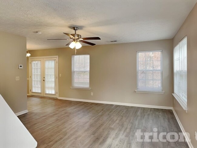 Foto del edificio - 220 Osmanthus Way