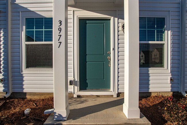 Foto del edificio - BEAUTIFUL 2 Bedroom in MIDLAND