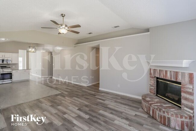 Building Photo - 8136 Iris Cir