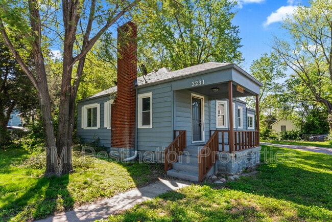 Building Photo - 3231 Delavan Ave