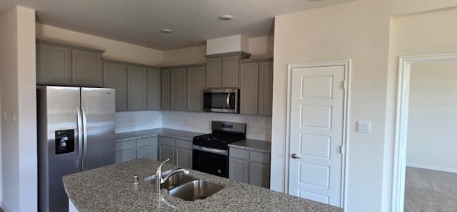 Building Photo - 4125 Sky Dr