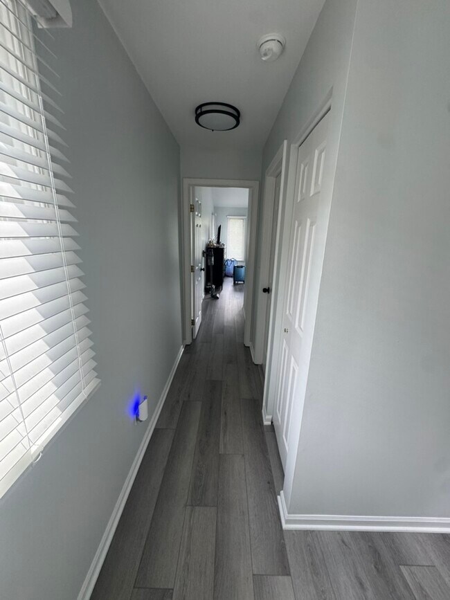 Foto del edificio - 352 Bristol Ln